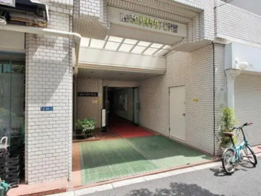 藤和ハイタウン新宿のエントランス