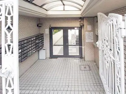 日神パレス千川のエントランス