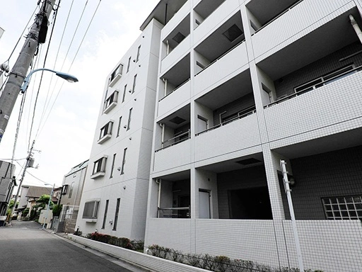 サーラコモド八幡山ヴェローナの外観