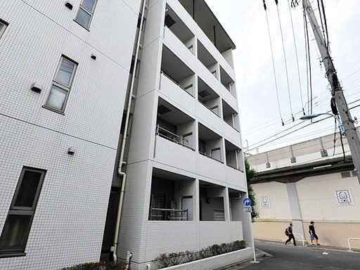 サーラコモド八幡山ヴェローナの外観