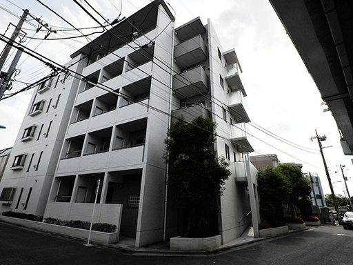 サーラコモド八幡山ヴェローナの外観