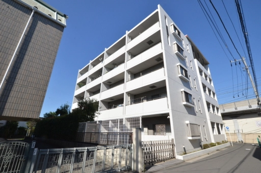 サーラコモド八幡山ヴェローナの外観