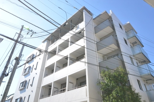 サーラコモド八幡山ヴェローナの外観