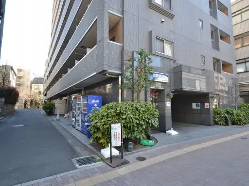 パレステュディオ新宿パークサイドの外観