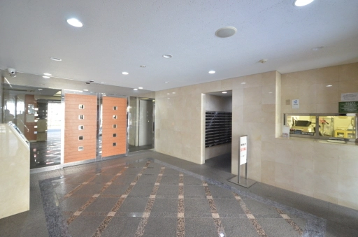 パレステュディオ新宿パークサイドのエントランス