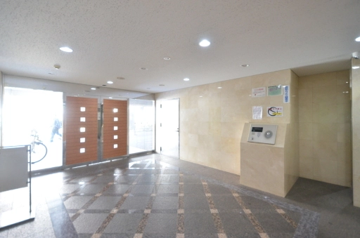 パレステュディオ新宿パークサイドのエントランス