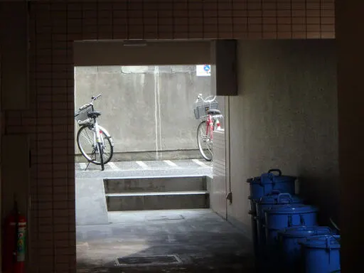 レジェンド椎名町の駐輪場