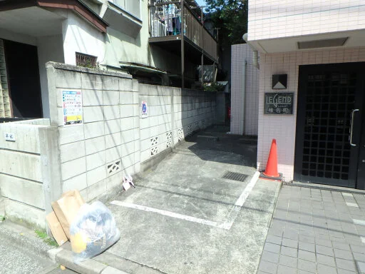 レジェンド椎名町の駐輪場
