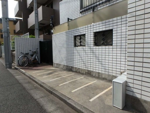 ネオハイシティ経堂の駐輪場
