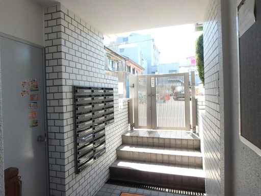 セブンスターハイツ久が原のエントランス