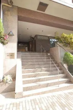 ステージファースト目白のエントランス