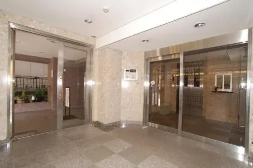 ステージファースト目白のエントランス