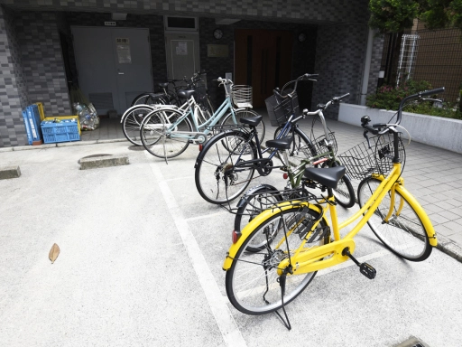 ロイヤルアメニティー白金の駐輪場