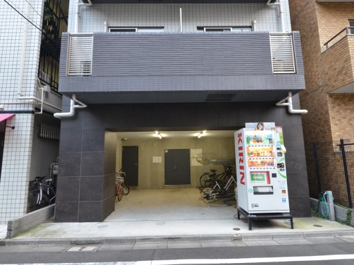 ジェノヴィア西新宿グリーンウォールの外観