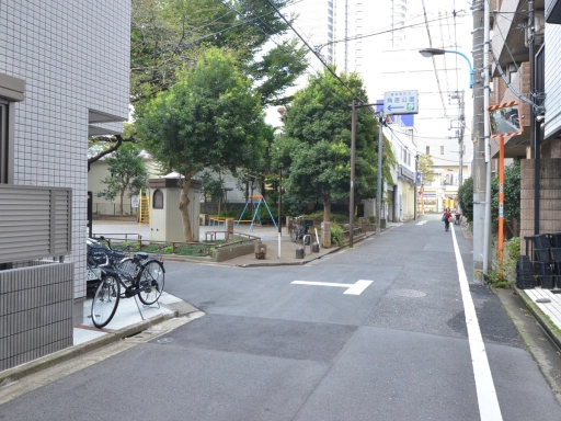 ジェノヴィア西新宿グリーンウォールの周辺環境