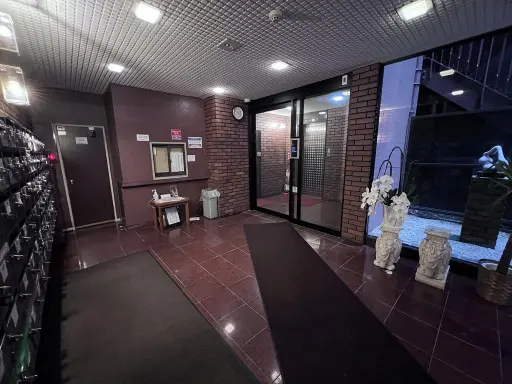 ダイアパレス二番町のエントランス