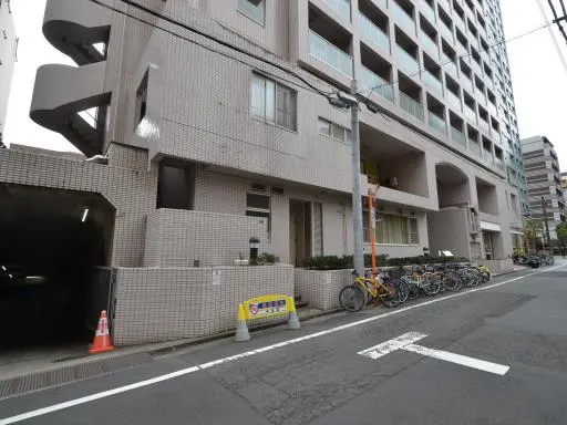 外観 ルネ御苑プラザの外観