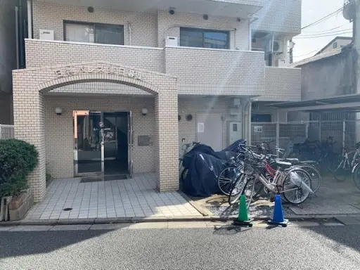 日神パレス東日暮里のエントランス