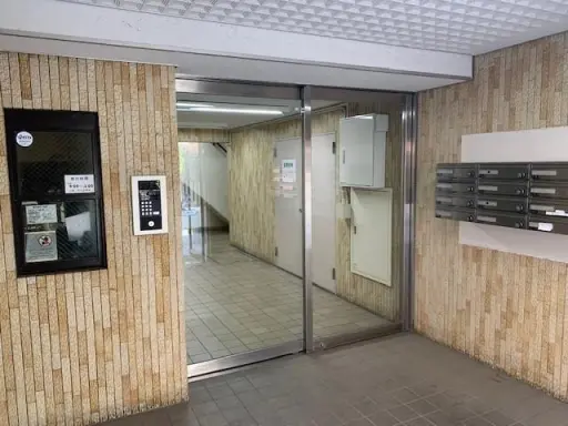 日神パレス東日暮里のエントランス