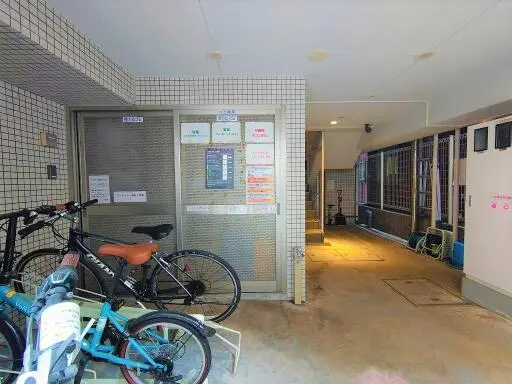 エントランス アクサス大手町ラクシーズのエントランス