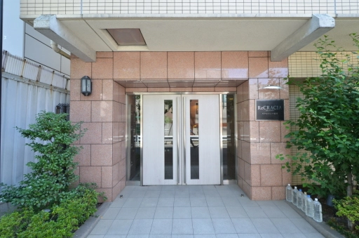 リクレイシア菊川のエントランス