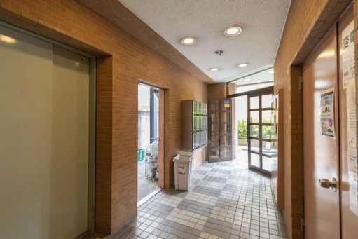 アサヒパレス早稲田のエントランス