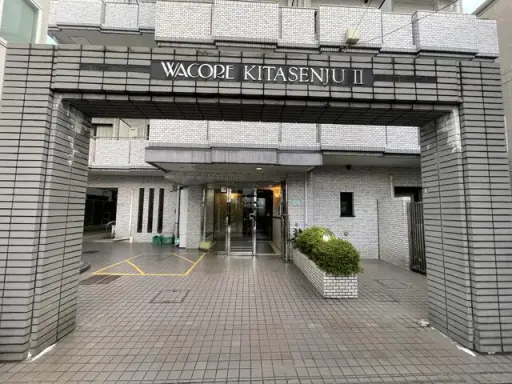 ワコーレ北千住２のエントランス