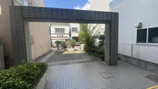 ワコーレ北千住２のエントランス