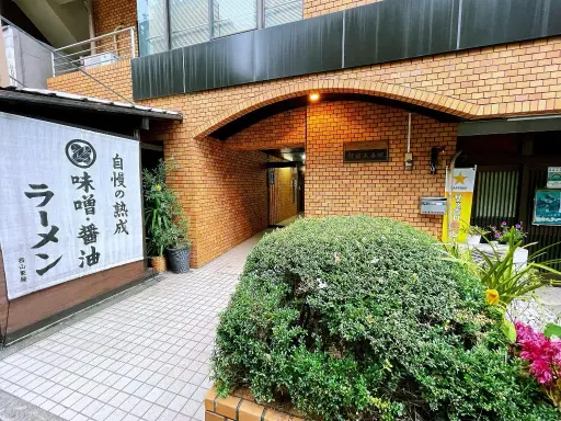 エントランス ニューライフ新宿参番館のエントランス