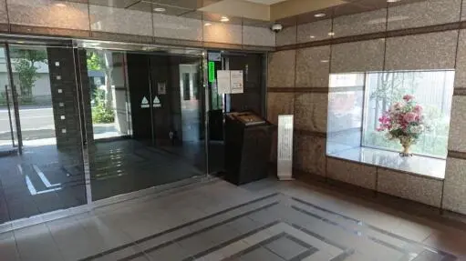 ルーブル白金高輪のエントランス