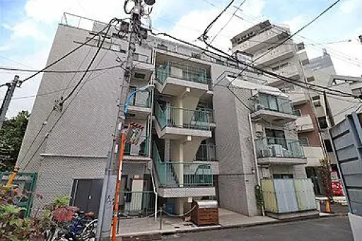 外観 ロイヤルパレス新宿御苑の外観