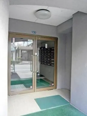 メゾンデューク菖蒲園のエントランス