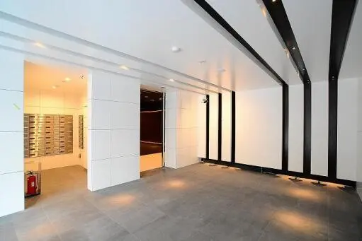 グランドコンシェルジュ新御徒町アジールコートのエントランス