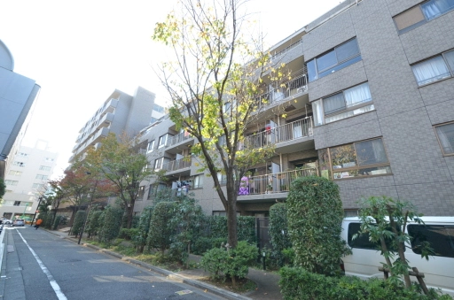 メゾンエクレーレ新宿西戸山の外観