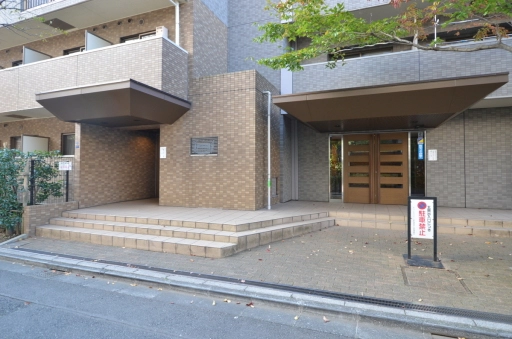 メゾンエクレーレ新宿西戸山の外観