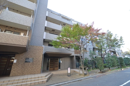 メゾンエクレーレ新宿西戸山の外観