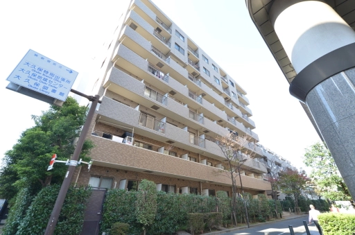 メゾンエクレーレ新宿西戸山の外観