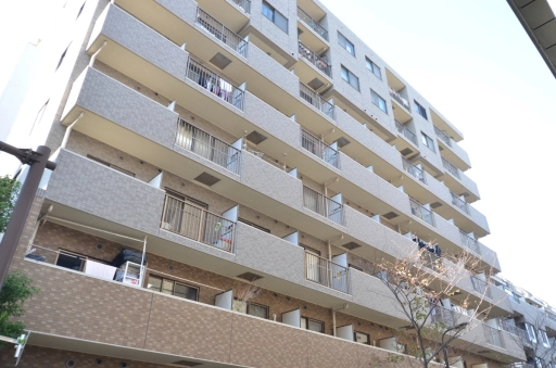 メゾンエクレーレ新宿西戸山の外観