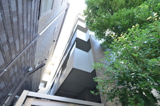 メゾンエクレーレ新宿西戸山の外観