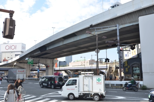 豊榮アルベルゴ上野の駅前