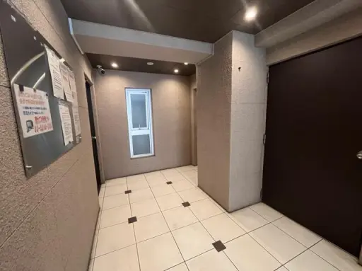 芝ハイツのエントランス