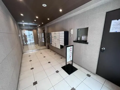 芝ハイツのエントランス