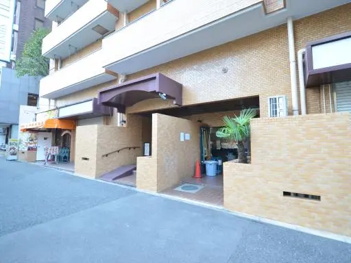 ダイアパレス御苑前の外観