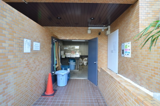 ダイアパレス御苑前のゴミ収集