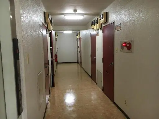 ハイツ芝大門の通路