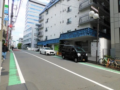 秀和番衆町レジデンスの外観
