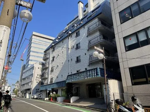 秀和番衆町レジデンスの外観