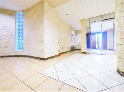 グランド・ガーラ幡ヶ谷Ｅａｓｔのエントランス