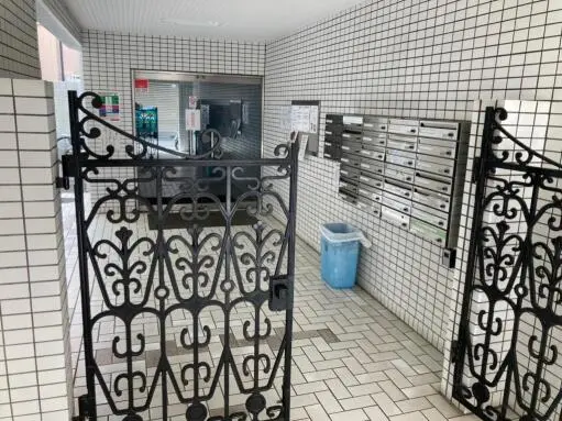 エスカイア池袋のエントランス