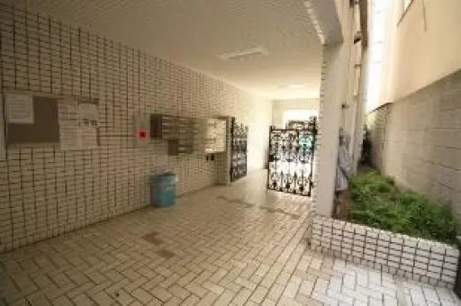 エスカイア池袋のエントランス